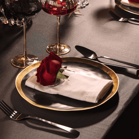 Prato Raso Dubai em Porcelana Preto e Dourado 25cm